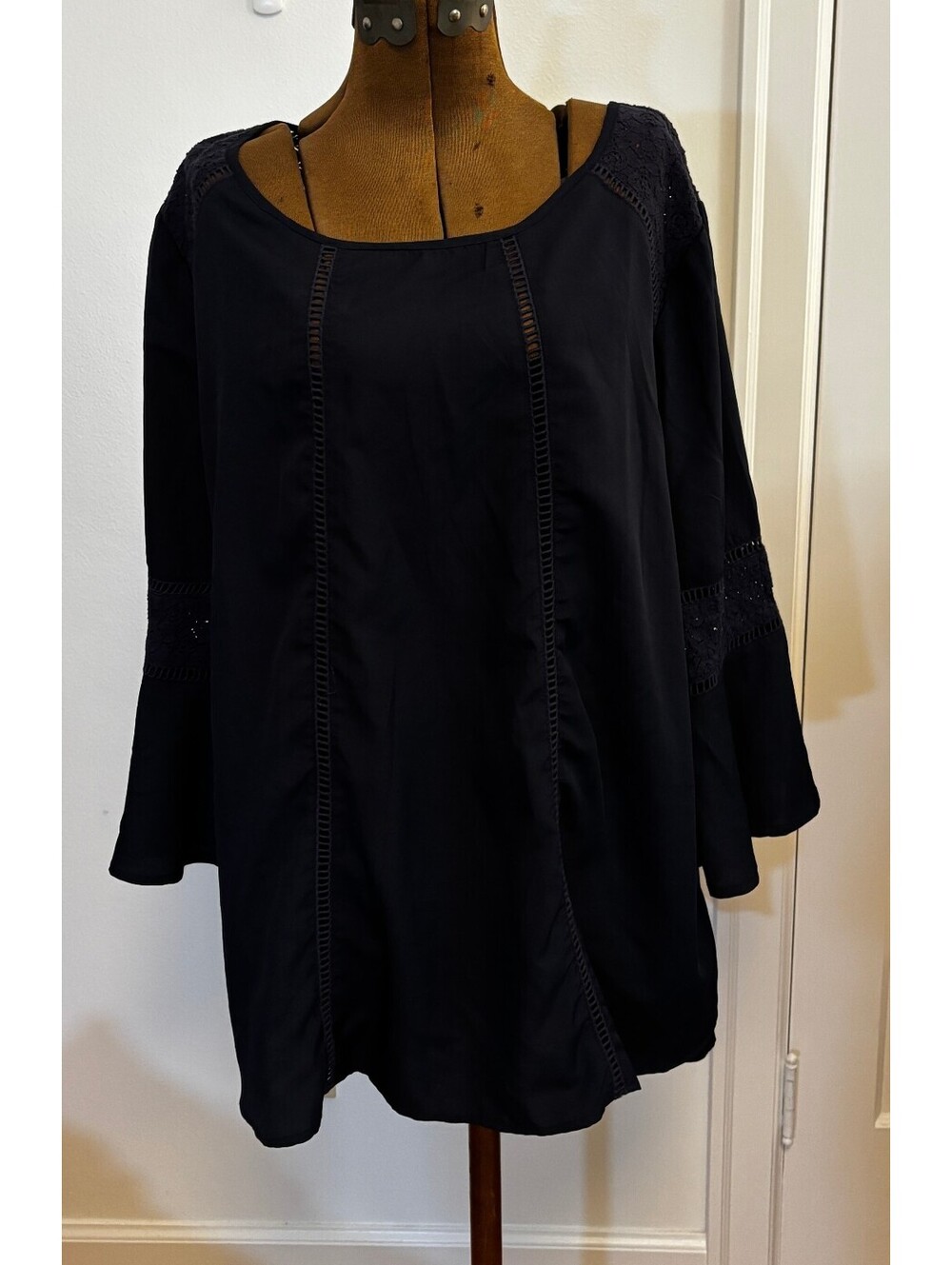 Lavanya Woman 3X Navy Blue Lace Bell Sleeve Tunic Blouse Boho Plus Size (176)